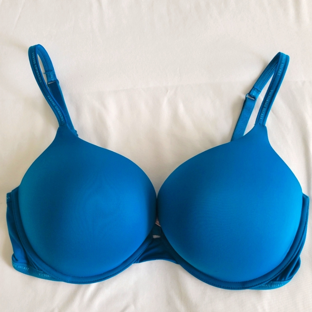 Victoria's Secret T-Shirt Push Up Plunge Bra